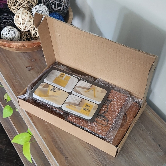 📚 Wooden Book Stand with Glass Holder – Owl Design, NEW, Reader’s Décor - Picture 13 of 16